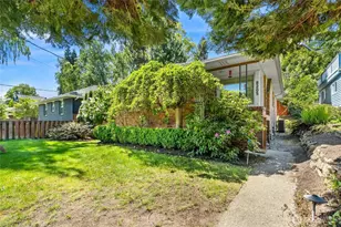 8205 19th Ave NE, Seattle, WA 98115 - Photo 2