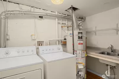 2456 3rd Avenue W, Seattle, WA 98119 - Photo 24