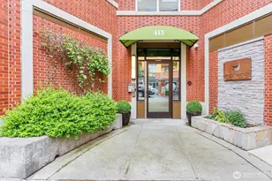 413 NE 70th St, Seattle, WA 98115 - Photo 2