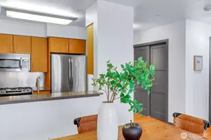 413 NE 70th St, Seattle, WA 98115 - Photo 12