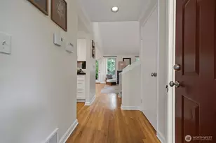 10123 NE 135th Ln, Kirkland, WA 98034 - Photo 6