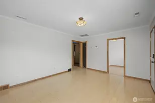 717 E Highland Dr, Arlington, WA 98223 - Photo 10