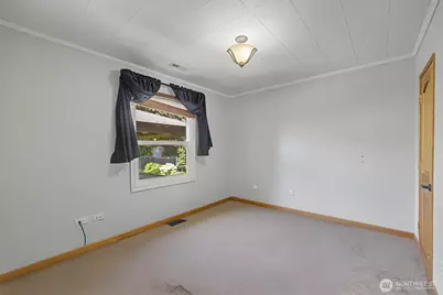 717 E Highland Dr, Arlington, WA 98223 - Photo 12