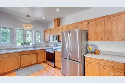 32010 71st Avenue Ct E, Eatonville, WA 98328 - Photo 18