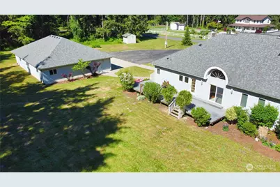 32010 71st Avenue Ct E, Eatonville, WA 98328 - Photo 36