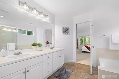 22526 SE 12th Place, Sammamish, WA 98075 - Photo 24