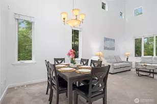 22526 SE 12th Pl, Sammamish, WA 98075 - Photo 4