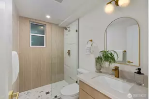 8216 Interlake Ave N, Seattle, WA 98103 - Photo 20