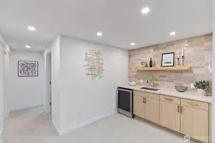 8216 Interlake Ave N, Seattle, WA 98103 - Photo 18