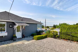 701 37th St, Anacortes, WA 98221 - Photo 32
