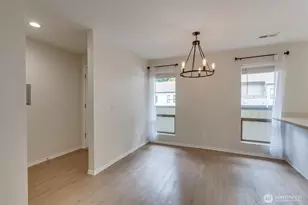 10819 NE 37th Pl, Bellevue, WA 98004 - Photo 16