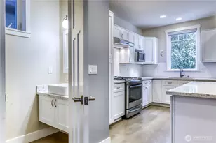 690 Wintersweet Rd NE, Bainbridge Island, WA 98110 - Photo 8