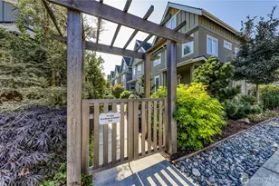 690 Wintersweet Rd NE, Bainbridge Island, WA 98110 - Photo 2