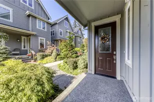690 Wintersweet Rd NE, Bainbridge Island, WA 98110 - Photo 4