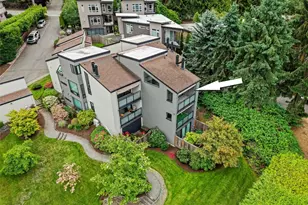 11226 NE 68th St, Kirkland, WA 98033 - Photo 2