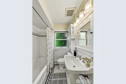 1002 NW 70th Street, Seattle, WA 98117 - Photo 18