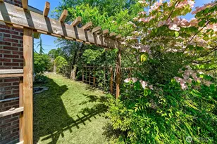 1002 NW 70th St, Seattle, WA 98117 - Photo 32