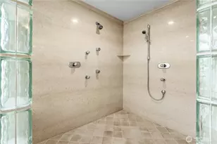 20005 NE 42nd St, Sammamish, WA 98074 - Photo 22