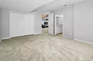 20005 NE 42nd St, Sammamish, WA 98074 - Photo 32