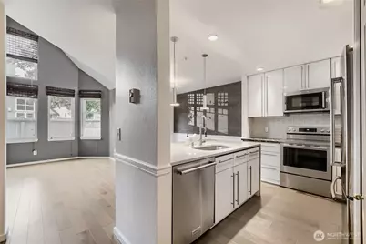 6711 S 239th Place #N102, Kent, WA 98032 - Photo 4