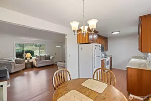 1127 12th Ave SE, Puyallup, WA 98372 - Photo 4