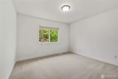 813 275th Place SE, Sammamish, WA 98075 - Photo 32