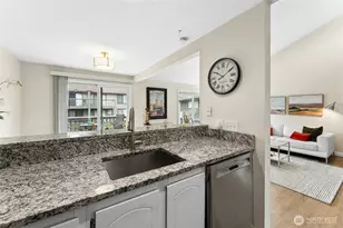14727 NE 35th St, Bellevue, WA 98007 - Photo 10