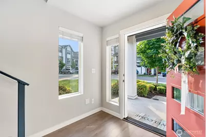 13717 Admiralty Way #H7, Lynnwood, WA 98087 - Photo 4