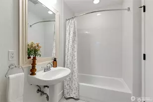 117 John St, Seattle, WA 98109 - Photo 14