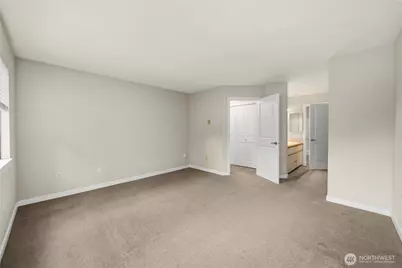 1300 Bellevue Way NE #2, Bellevue, WA 98004 - Photo 22