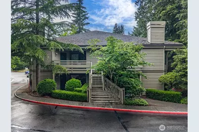 1300 Bellevue Way NE #2, Bellevue, WA 98004 - Photo 2