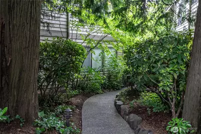 1300 Bellevue Way NE #2, Bellevue, WA 98004 - Photo 28