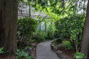 1300 Bellevue Way NE, Bellevue, WA 98004 - Photo 28