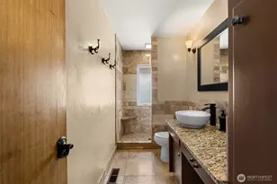 555 15th St NE, East Wenatchee, WA 98802 - Photo 16