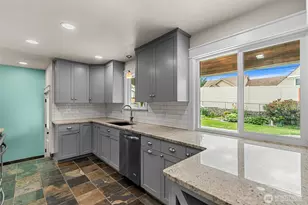 555 15th St NE, East Wenatchee, WA 98802 - Photo 14