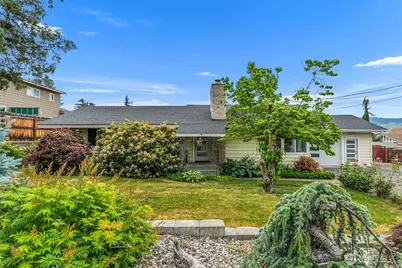 555 15th Street NE, East Wenatchee, WA 98802 - Photo 1