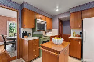 1875 E Hamlin St, Seattle, WA 98112 - Photo 8