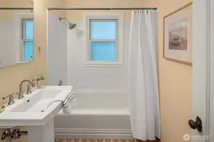 6218 37th Ave NE, Seattle, WA 98115 - Photo 20