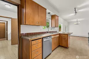 7502 Beverly Ln, Everett, WA 98203 - Photo 10