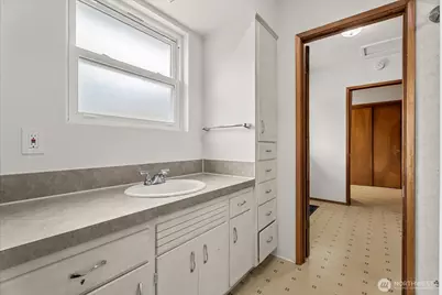7502 Beverly Lane, Everett, WA 98203 - Photo 14