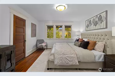 2529 Queen Anne Avenue N, Seattle, WA 98109 - Photo 10