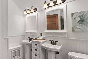 2529 Queen Anne Ave N, Seattle, WA 98109 - Photo 12