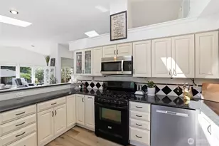 1201 37th Ave SE, Olympia, WA 98501 - Photo 12