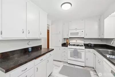 17023 113th Avenue SE, Renton, WA 98055 - Photo 12