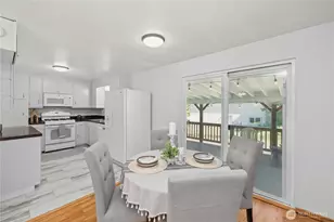 17023 113th Ave SE, Renton, WA 98055 - Photo 8