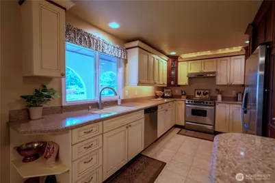 230 E Hawthorne Place, Port Angeles, WA 98362 - Photo 4