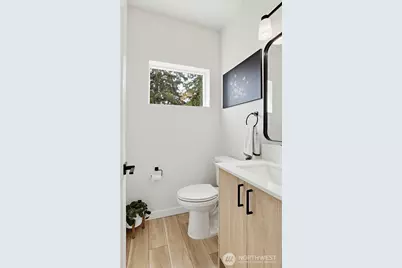 902 N 86th Street, Seattle, WA 98103 - Photo 18