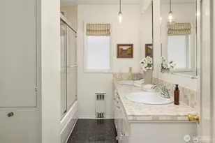 1208 E Newton St, Seattle, WA 98102 - Photo 30
