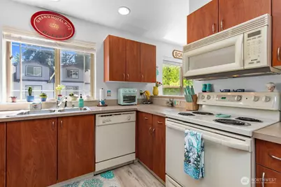 20800 72nd Avenue W #202, Edmonds, WA 98026 - Photo 14