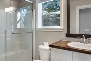 12757 Dayton Ave N, Seattle, WA 98133 - Photo 20